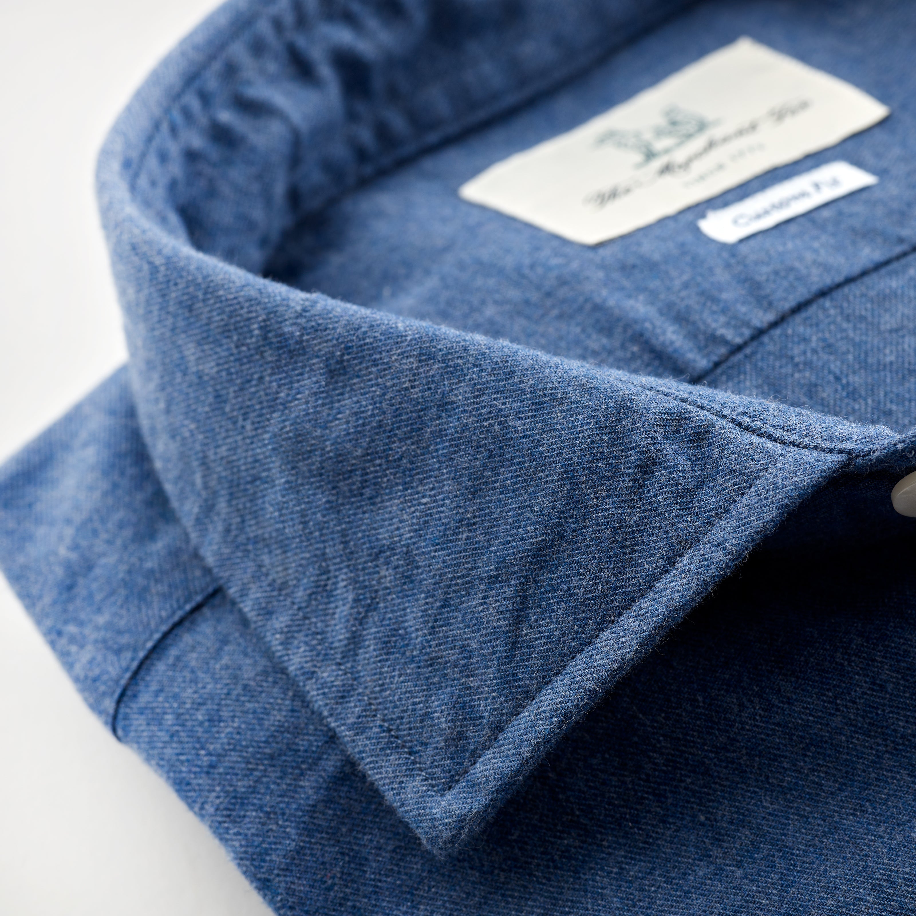Brushed cotton spread collar shirt in Navy