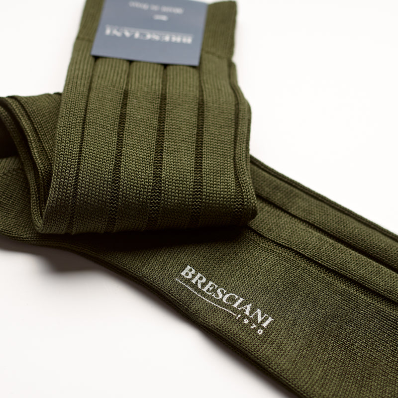 Bresciani Short Sock with Large Rib: Khaki Green