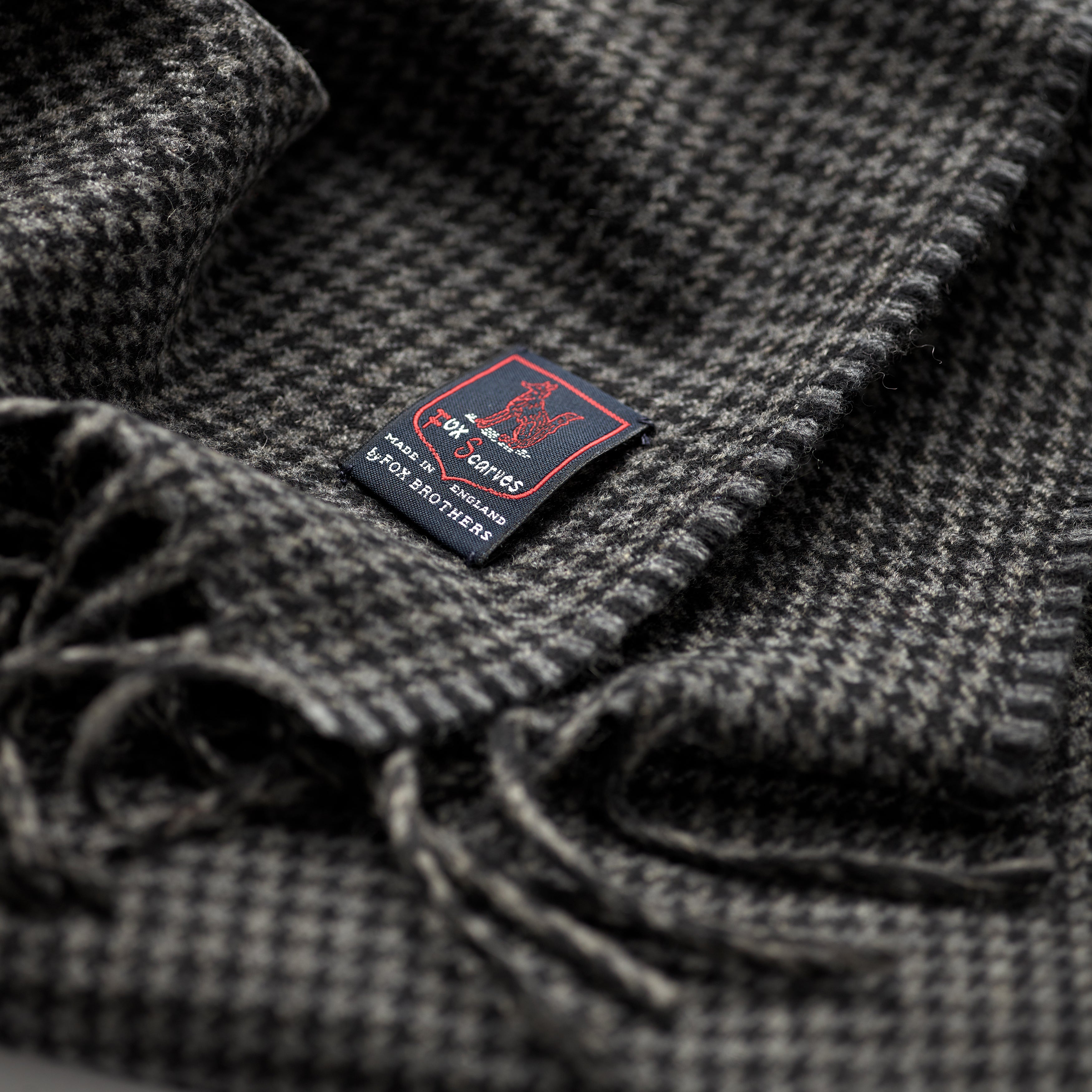 FoxBrothers-Luxury-51%-Cashmere-49%-Merino-Wool-Scarf-Charcoal-Houndstooth.