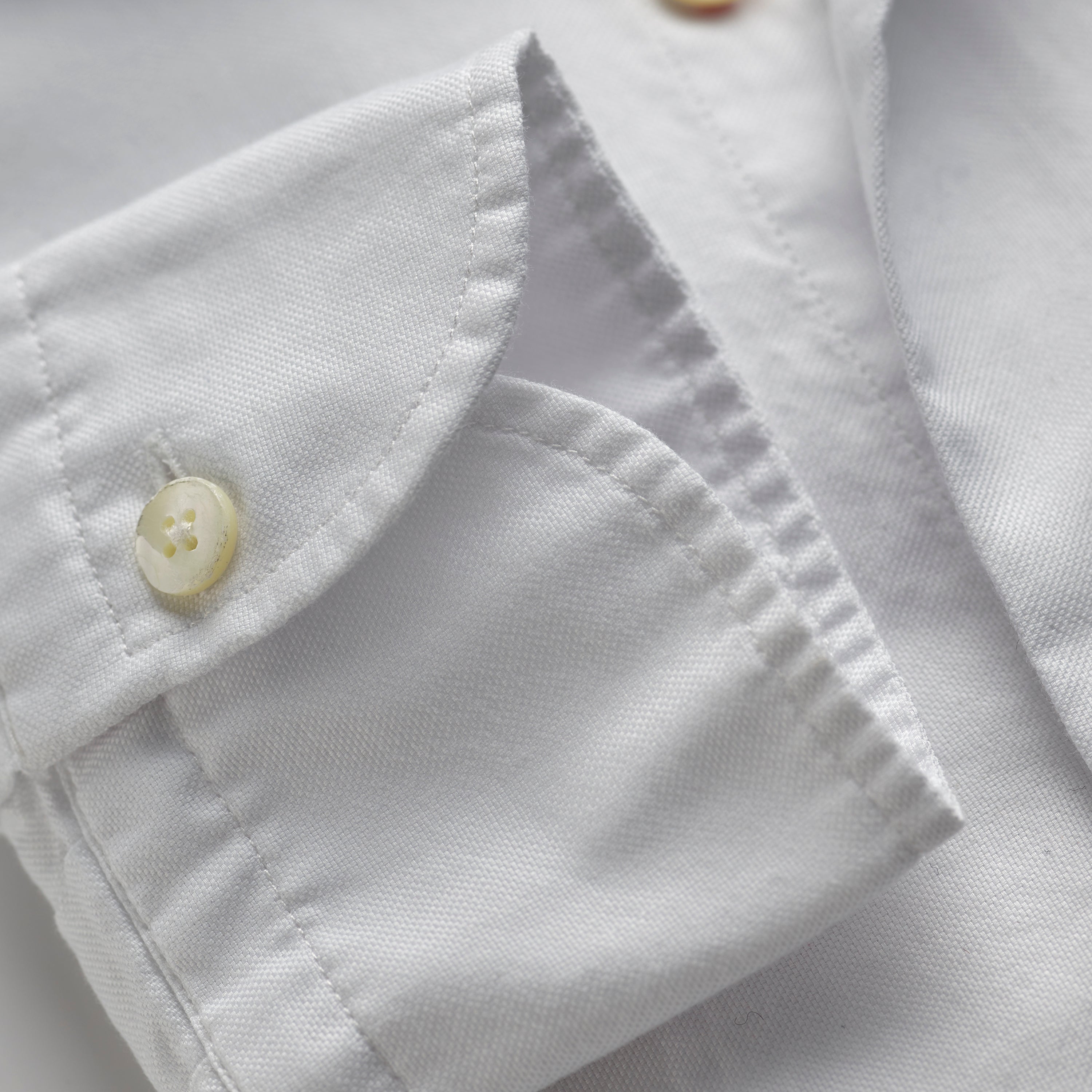 Spread Collar Oxford Cotton Shirt in White